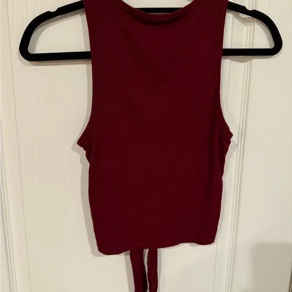 Hollister Women's Burgundy Tie-Front Crop Top - Picture 5 of 5